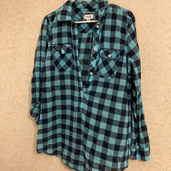 American Eagle Outfitters Tops - 🆕 Gorgeous gently loved American Eagle Outfitters plaid shirt